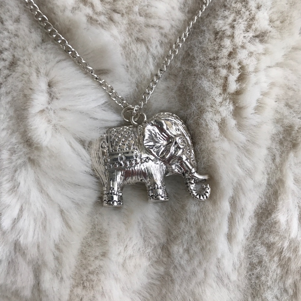 Long Stella & Ruby elephant necklace